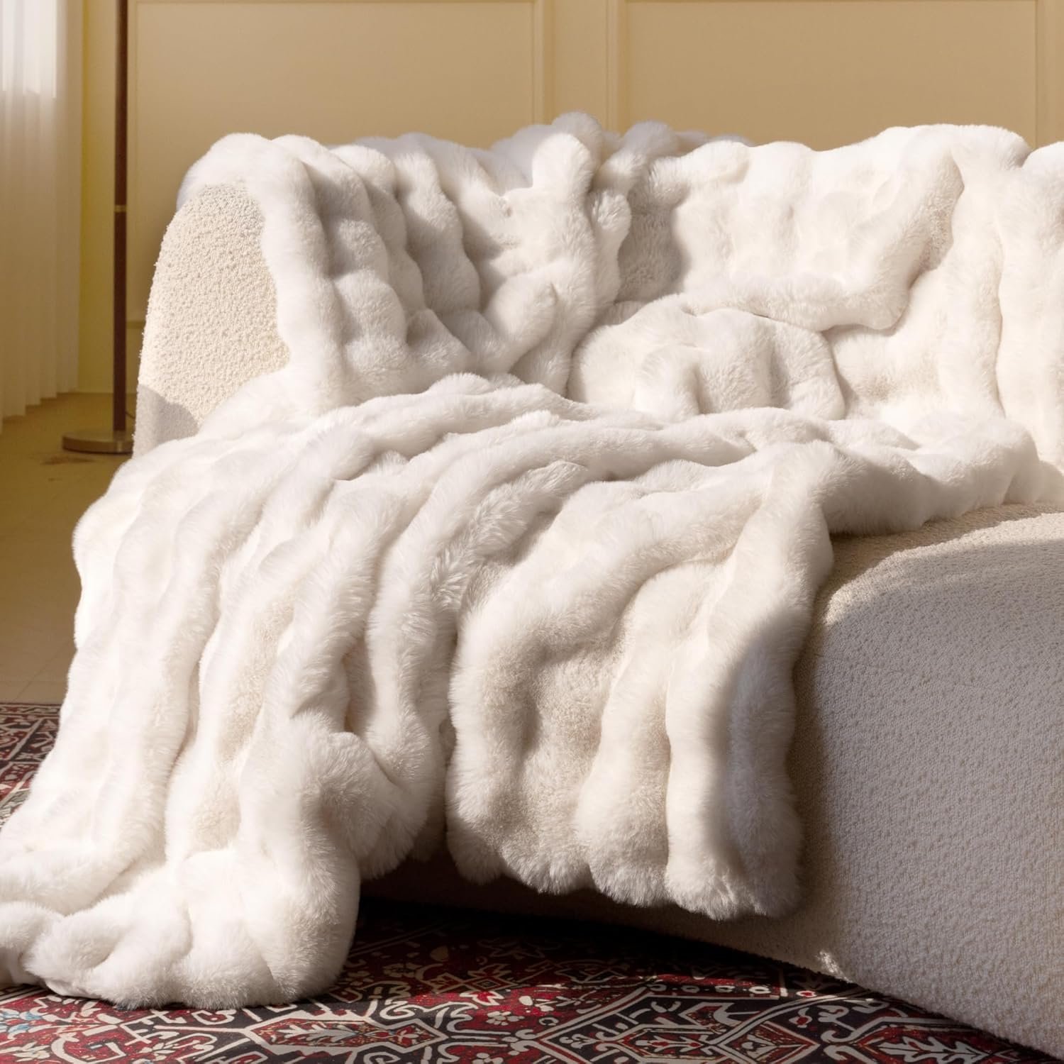 Ultra Soft Cozy Faux Fur Throw Blanket, Fuzzy Plush Thick Bu...